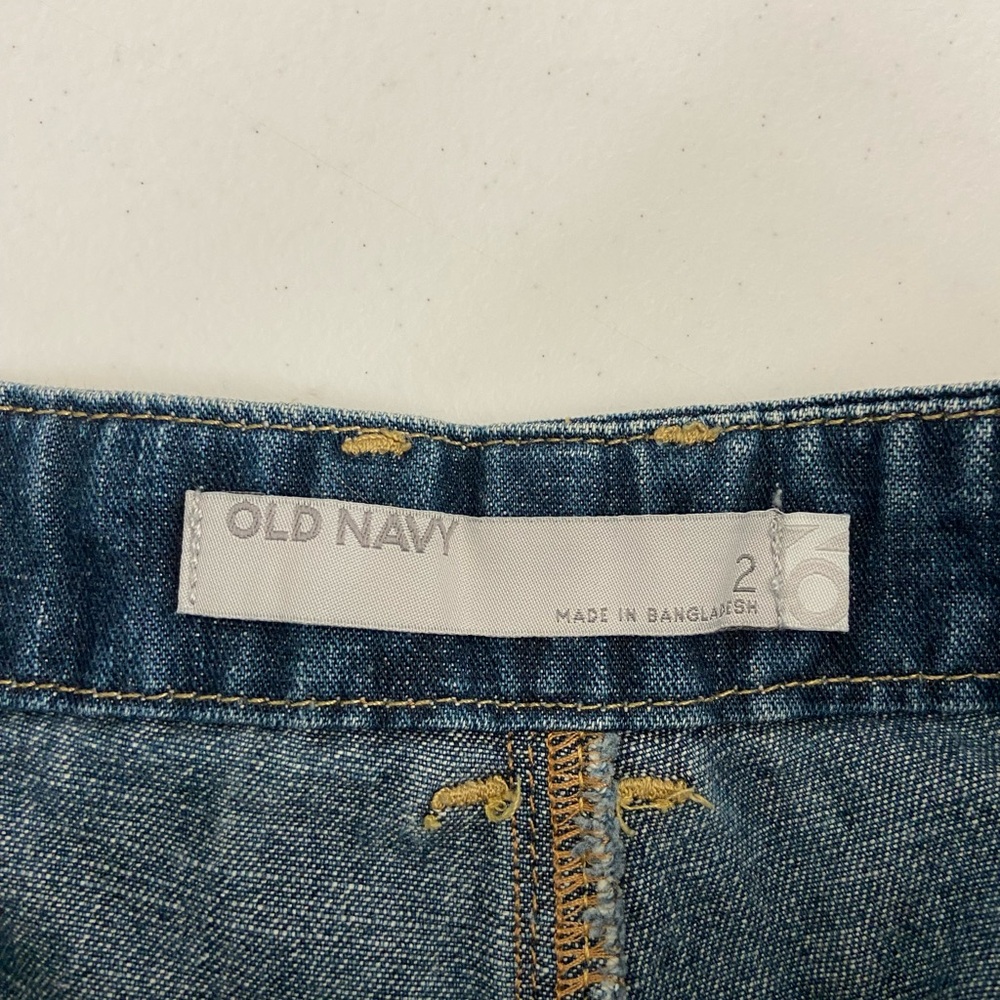 EUC Vintage Old Navy women’s medium wash pleated blue denim short shorts size 2 - Picture 5 of 7